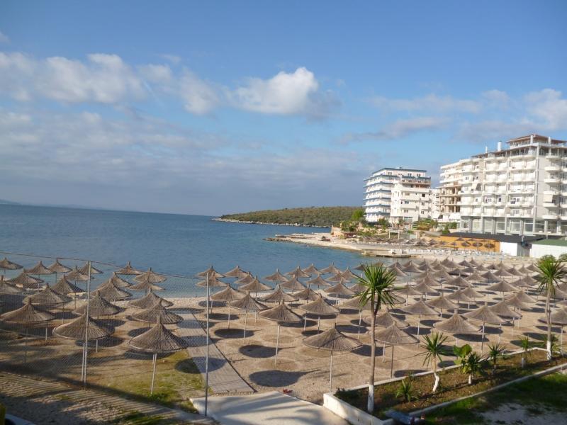 Beautifull Holiday Apartment Larisa Sarande Exterior photo